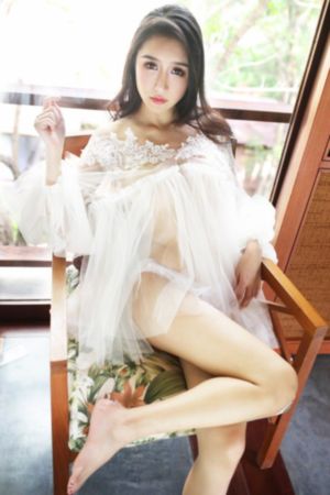 00后女警被审讯对象气到捶墙